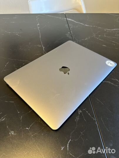 Macbook Air M1 (7-core) 8/256gb