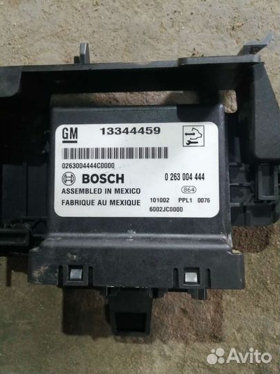 Блок управления парктрониками Opel Astra J