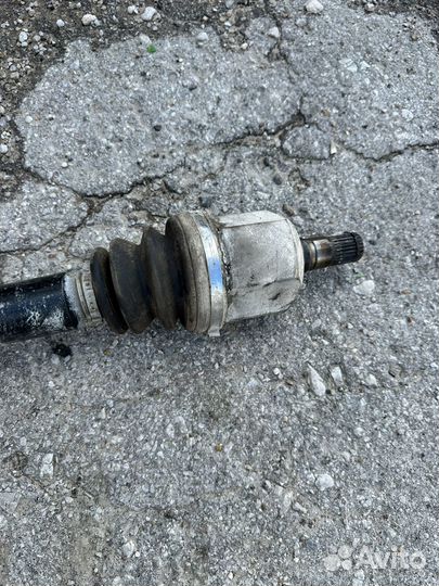 Привод передний правый VW passat B6 1KO407272FS