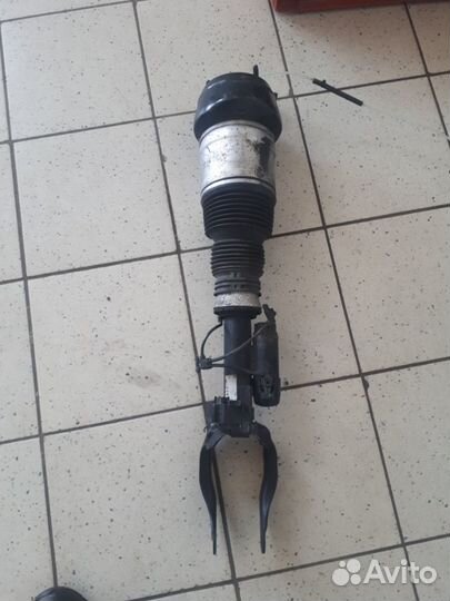 Стойка амортизатора (Пневмоподвеска) передняя