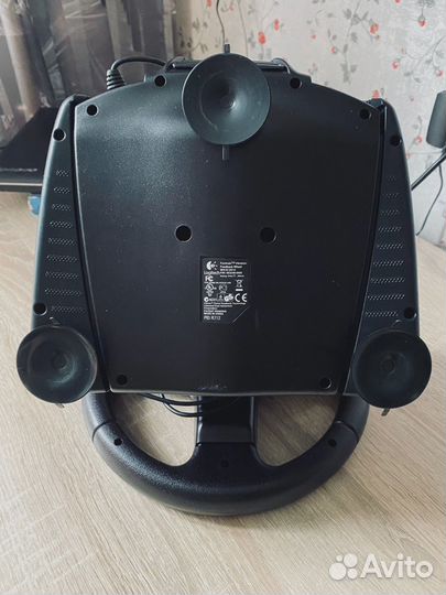 Игровой руль logitech