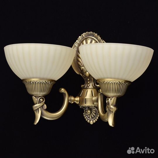 Стильный настенный светильник Афродита бренда MW-l