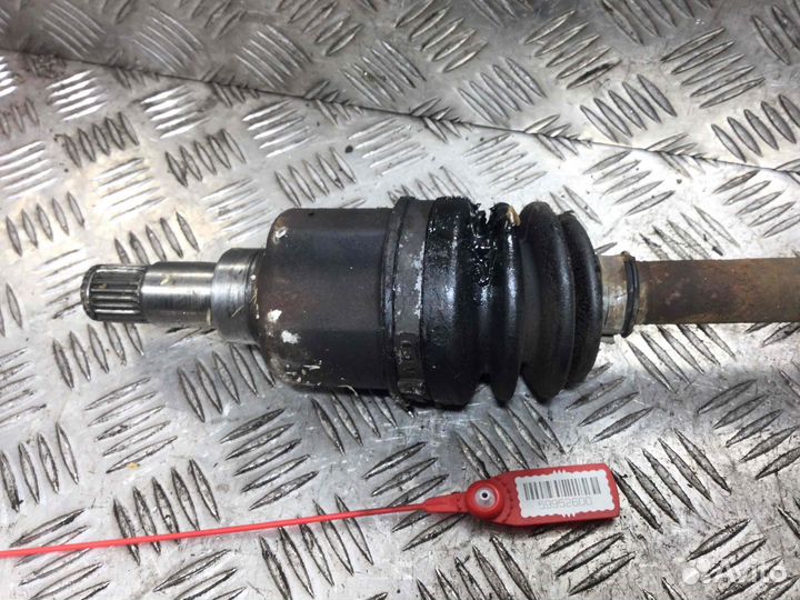 Полуось передняя левая (приводной вал, ШРУС) Ford Fiesta F6JB F6JB