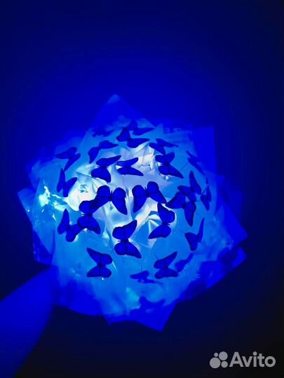 Светящийся букет из бабочек