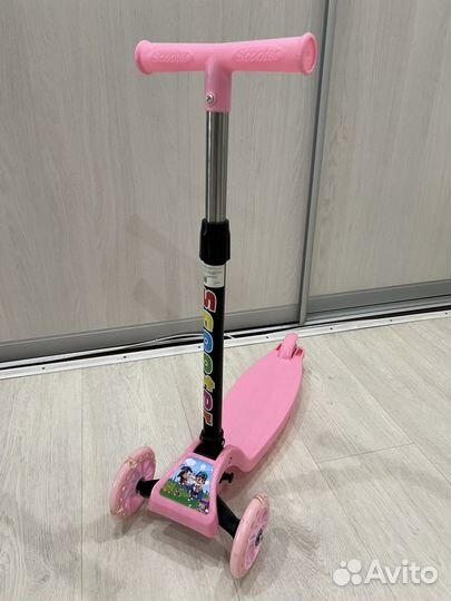 Самокат детский трехколесный новый