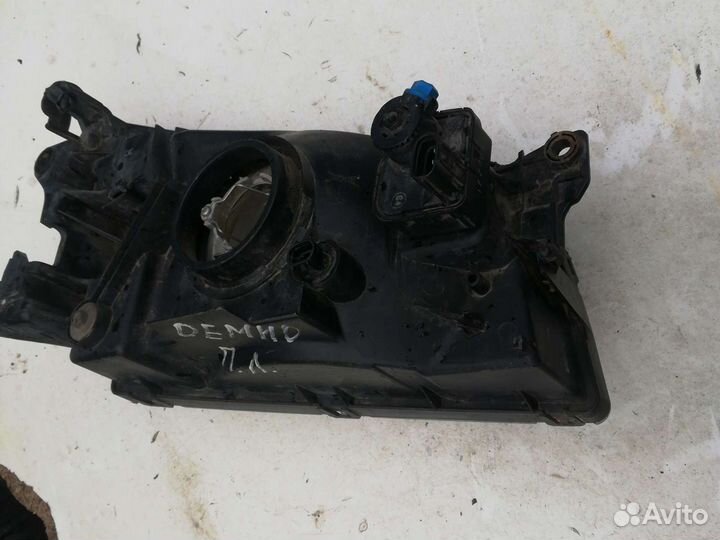 Фара Мазда Демио 1