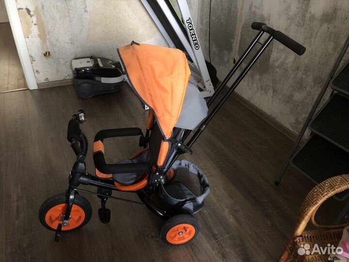 Детский велосипед с ручкой