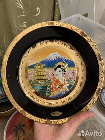 Сувенирные тарелки из разных стран