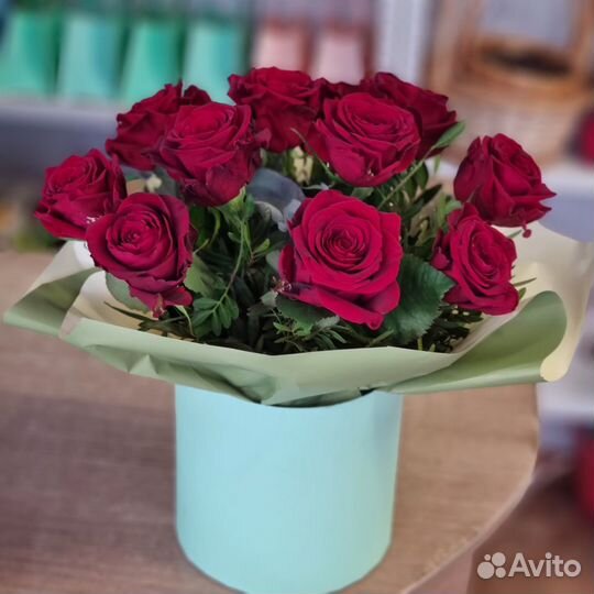 Красивая коробка с розами