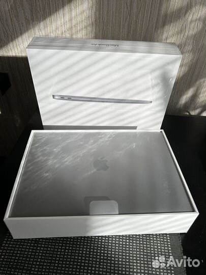 Apple Mac Book Air 2020 M1 8/256 новый рст