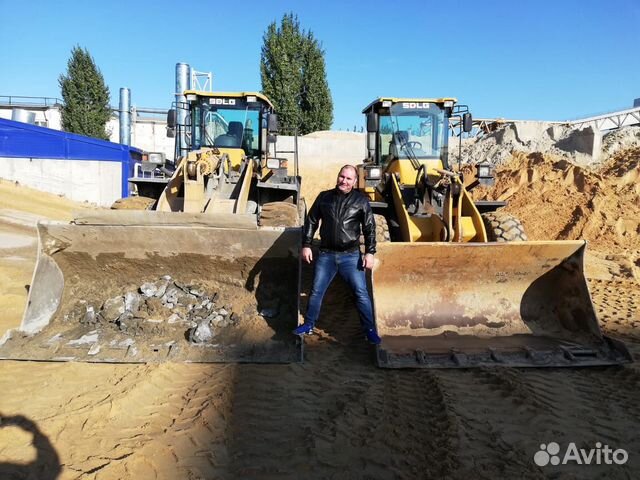 предлагаю работу трактористом. авито работа тракторист. тракторист реклама. тракторист погрузчик. требуется тракторист картинка.