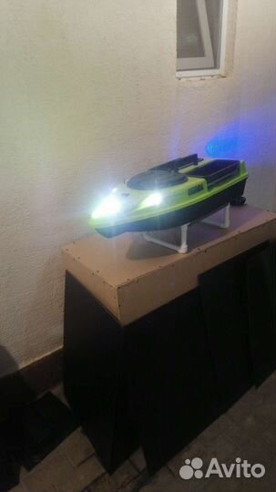 Прикормочный кораблик