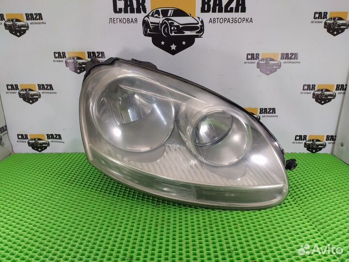 Фара правая R Volkswagen Jetta