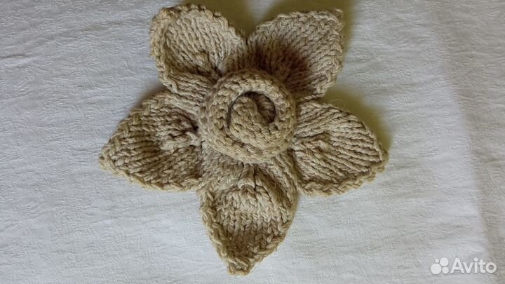 Броши цветы