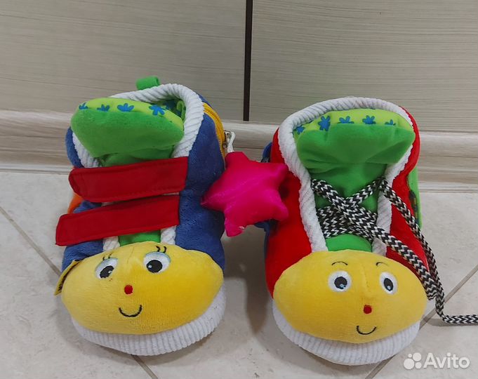 Развивающая игрушка Обучающие ботинки