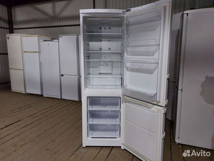 Холодильник бу Hotpoint-Ariston HBC1181.03