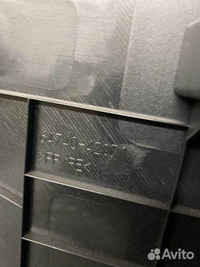 Обшивка багажника левая Toyota Rav4 2013-2019