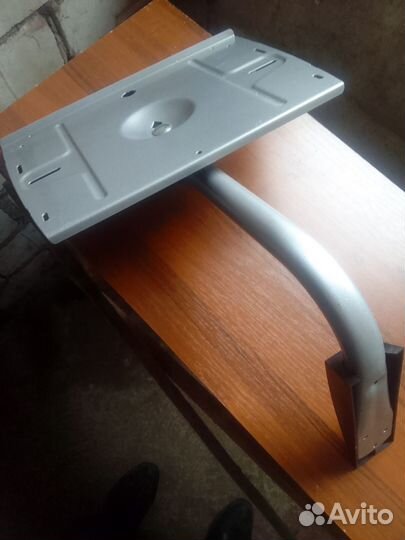 Настенный кронштейн для телевизора