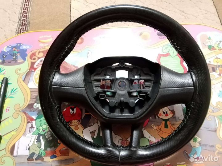 Руль пежо 208 / 2008