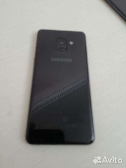 Телефон Samsung A8 2018