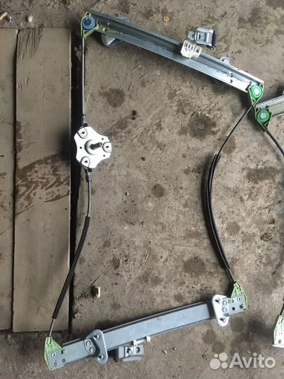 Продам ручные стеклоподъемники на Гранту