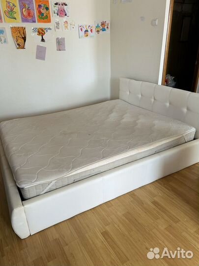 Кровать с подъемным механизмом и матрасом 160х200