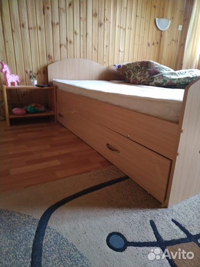 Кровать
