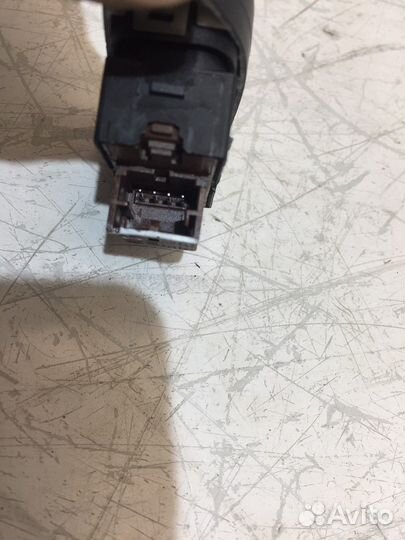 Кнопка центрального замка (Audi A3)