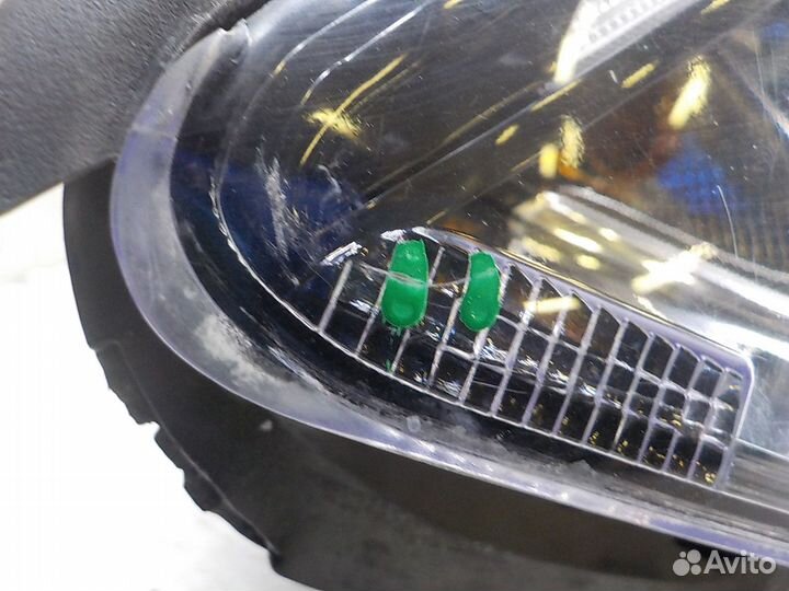 Фара левая Hyundai Santa Fe 2012