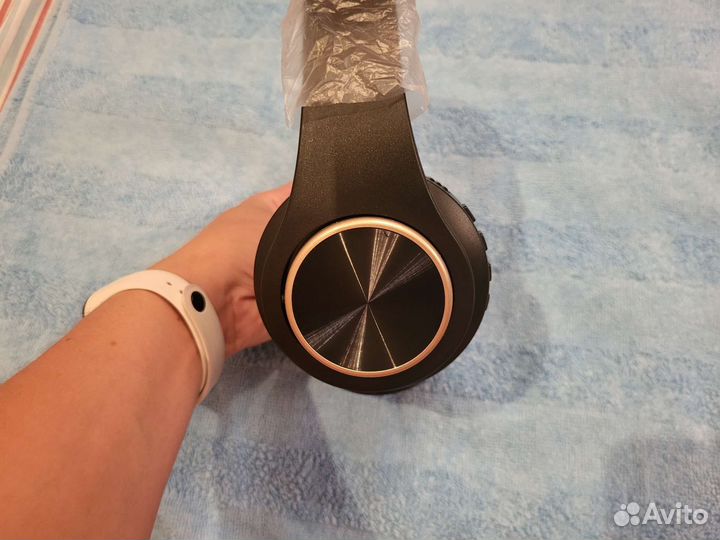 Беспроводные наушники новые