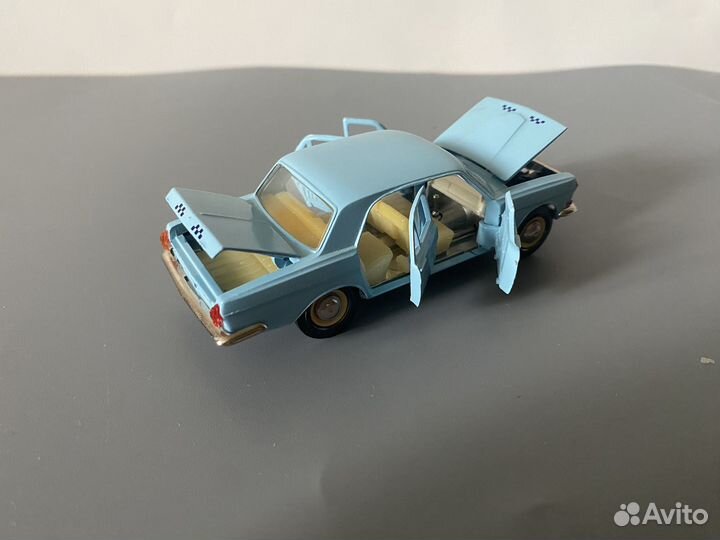 Модель автомобиля Газ 24, СССР, 1:43