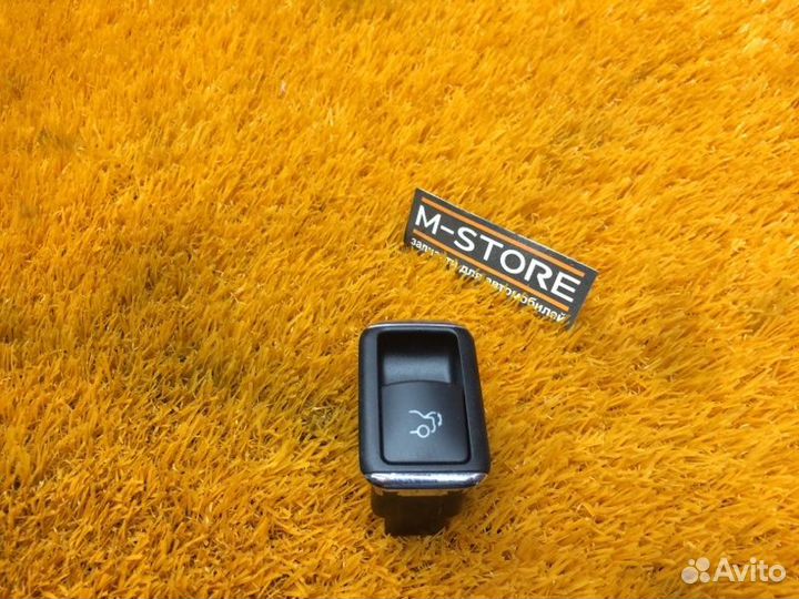 Кнопка открывания багажника Mercedes-Benz E-Class