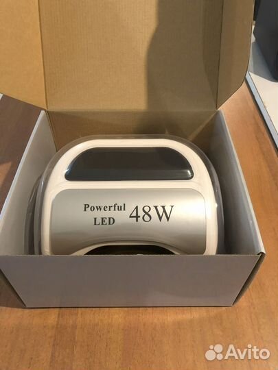 Профессиональная LED-лампа для маникюра