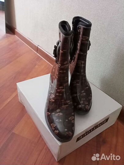 Резиновые сапоги