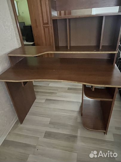 Компьютерный стол