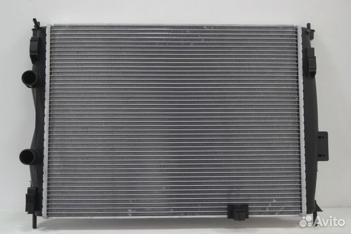 Радиатор охлаждения Ниссан Кашкай 1,6 06