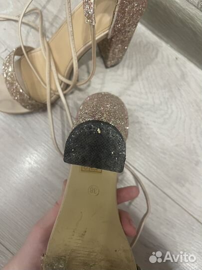 Босоножки женские