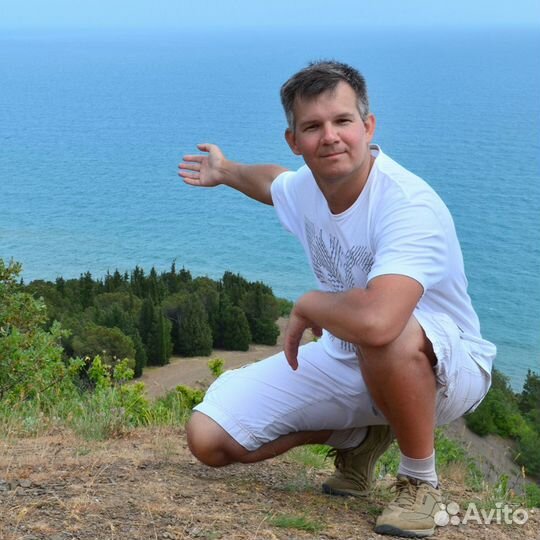 Учитель информатики; (робото)техники; фотокружок