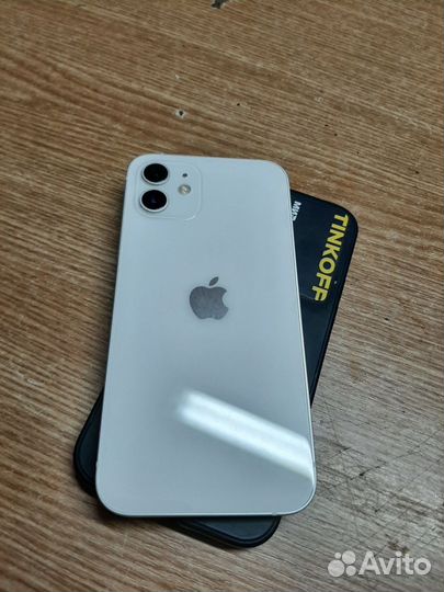 iPhone 12, 64 ГБ
