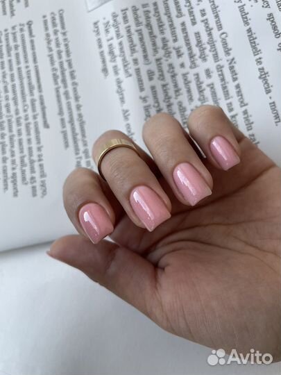 Модель на маникюр