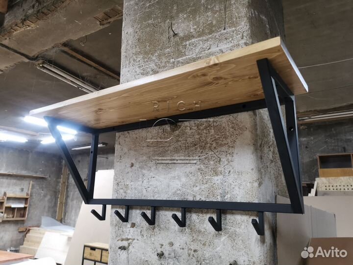 Вешалка настенная металлическая