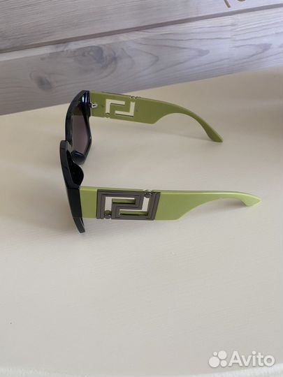 Солнцезащитные очки женские