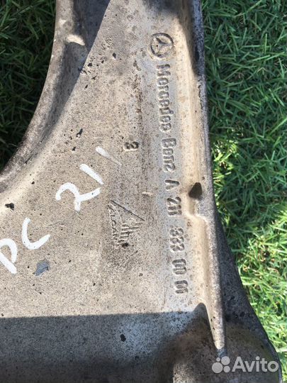 Рычаг передний верхний левый на Мерседес E-class 2