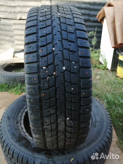 Dunlop SP Winter Ice 01 215/65 R16 102