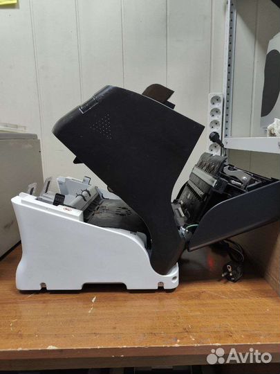 Счетчик банкнот Magner 175FF