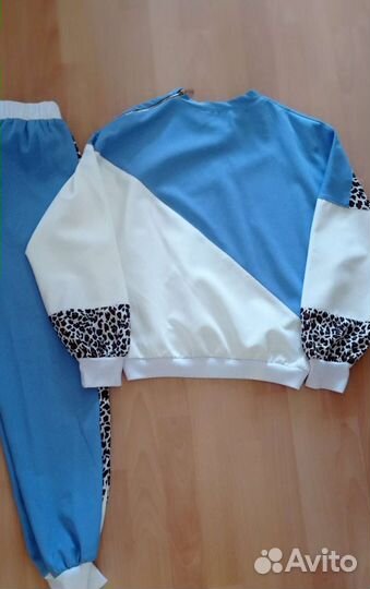 Костюм спортивный