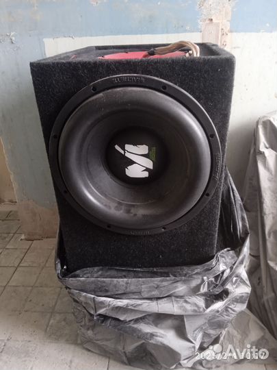 Активный сабвуфер