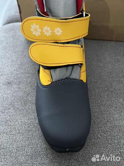 Лыжные ботинки