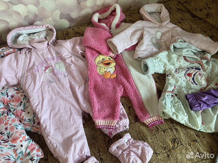 Два больших пакета вещей на девочку