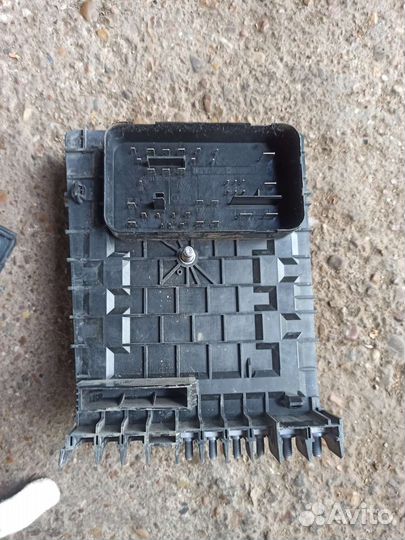 Блок предохранителей VW Skoda 1,8 Cda